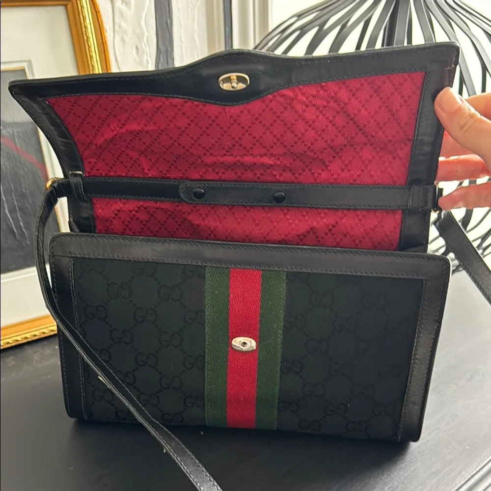 Gucci Black Crossbody Bag with Green and Red Web Stripe